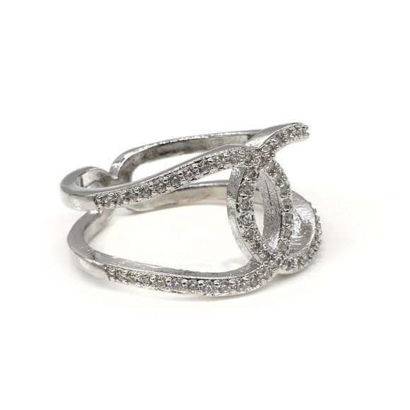 Silver ring with rhinestone. - Picture 3 of 3